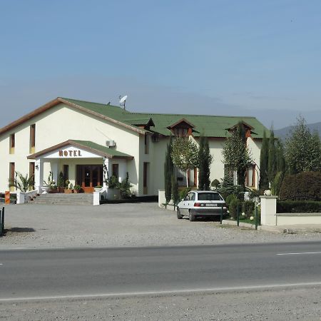 Natakhtari Hotel Emocia מראה חיצוני תמונה