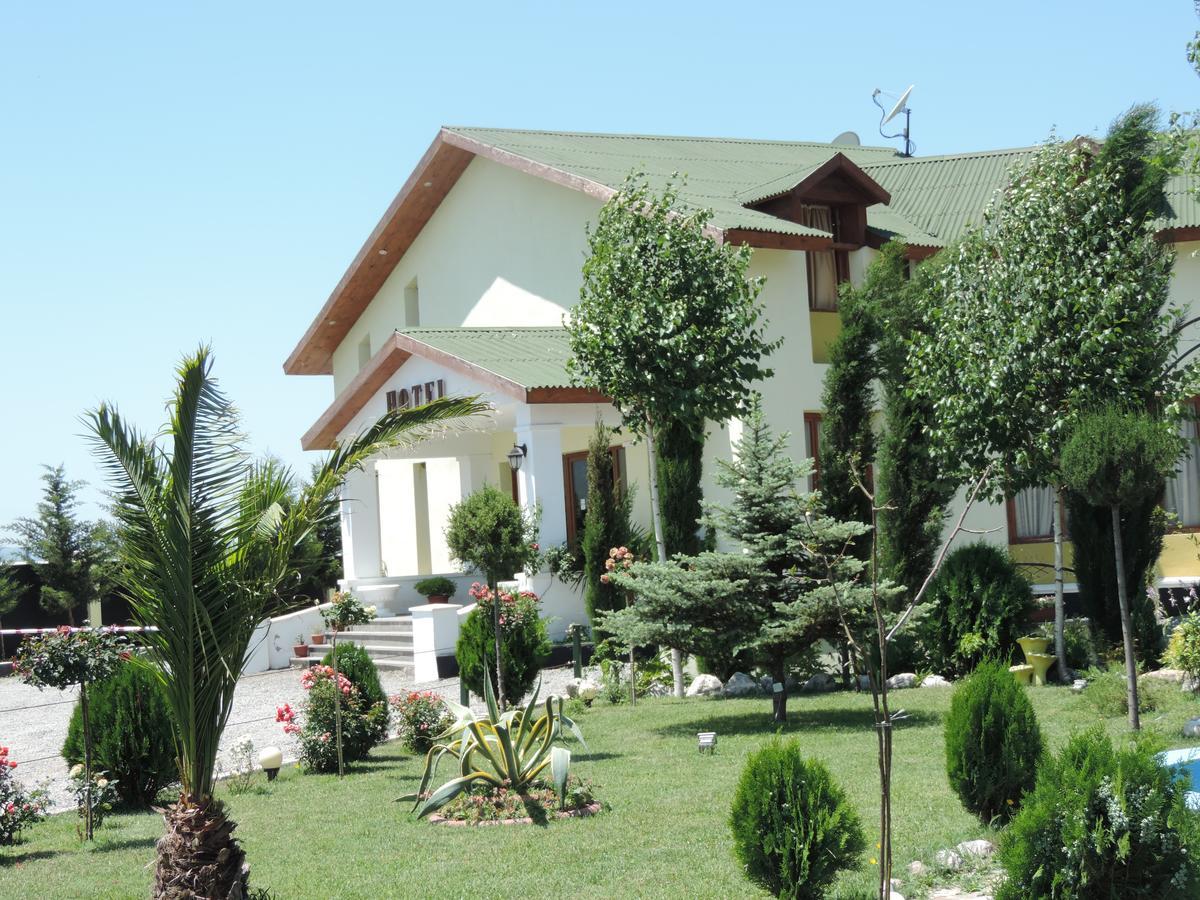Natakhtari Hotel Emocia מראה חיצוני תמונה