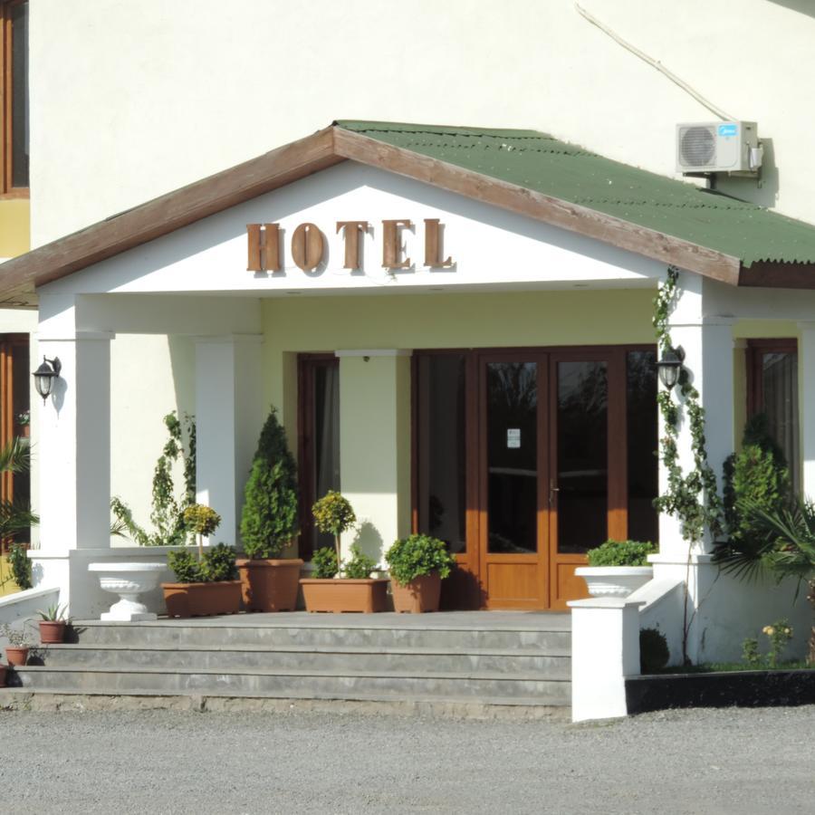 Natakhtari Hotel Emocia מראה חיצוני תמונה