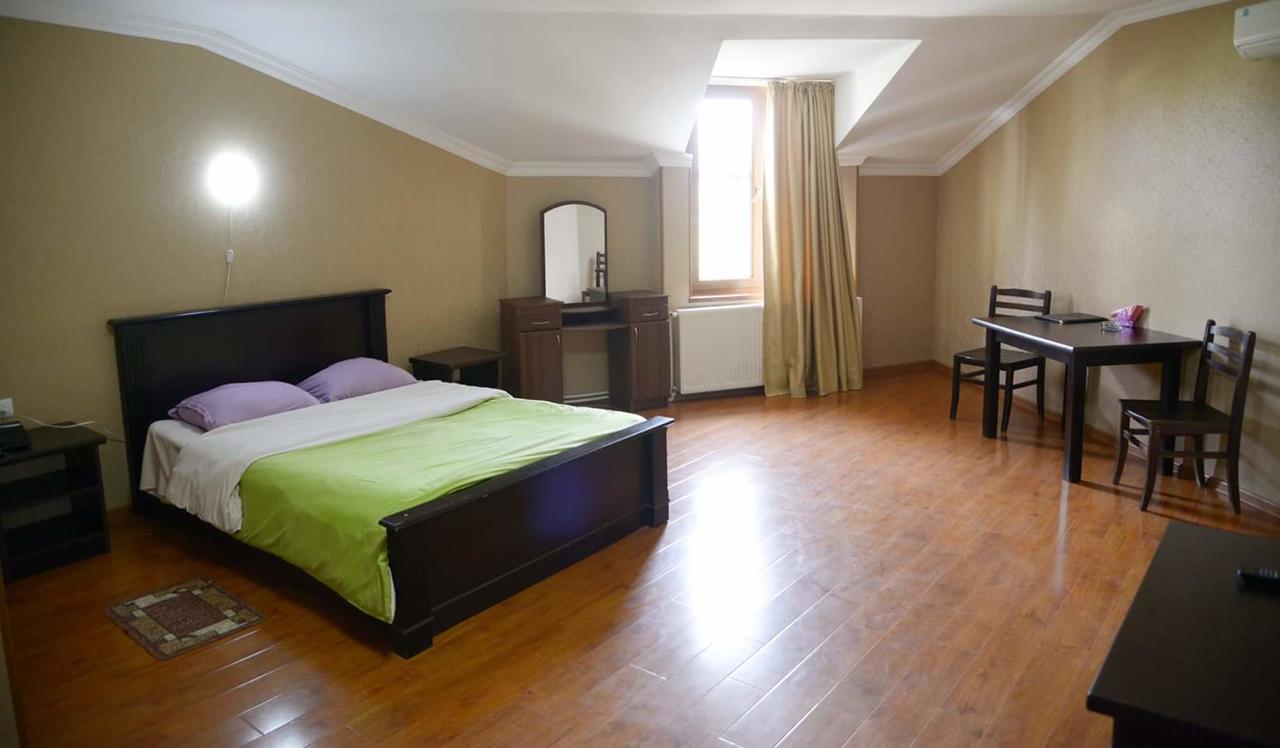 Natakhtari Hotel Emocia מראה חיצוני תמונה
