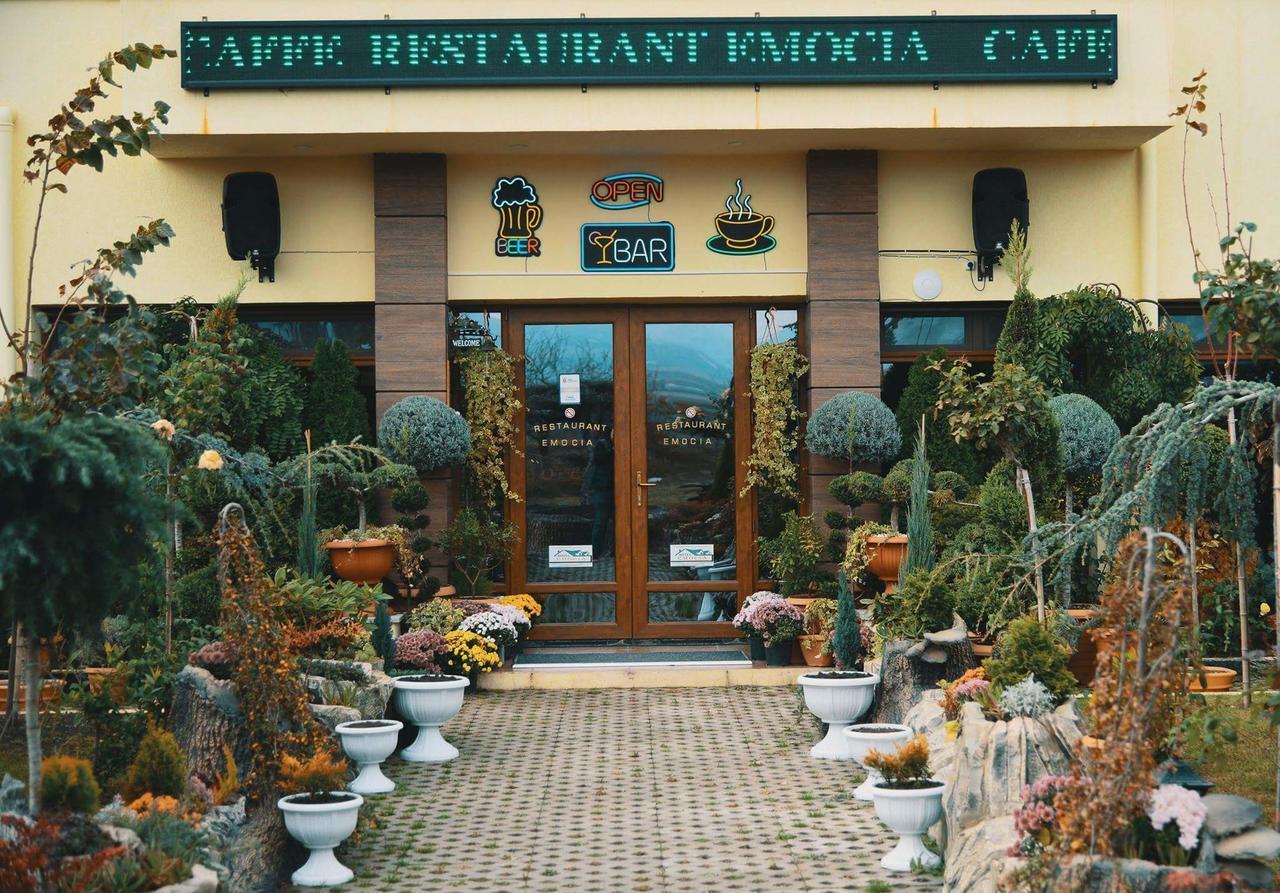 Natakhtari Hotel Emocia מראה חיצוני תמונה