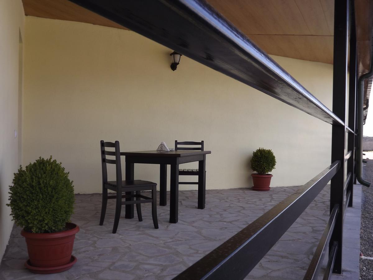 Natakhtari Hotel Emocia מראה חיצוני תמונה