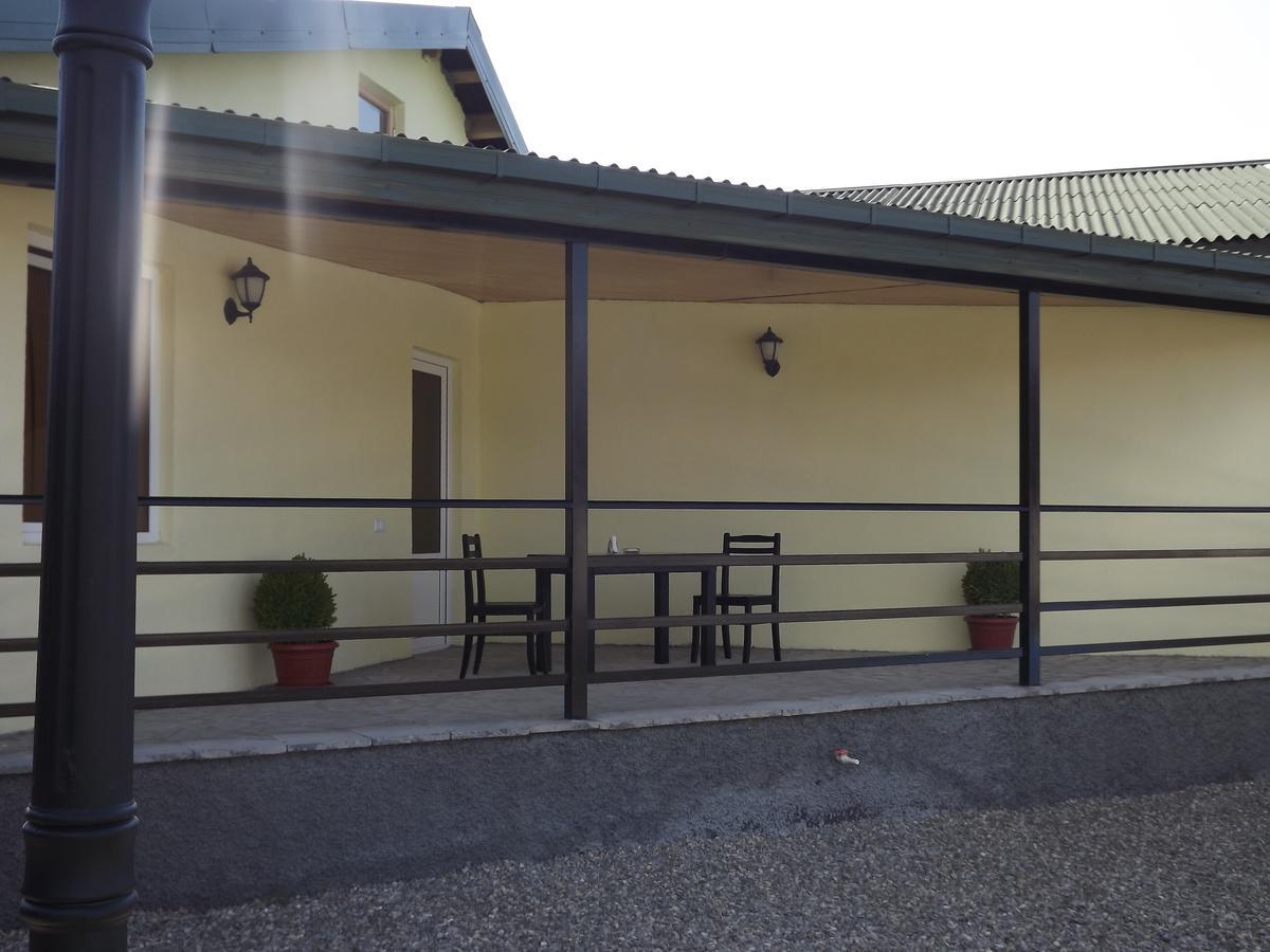 Natakhtari Hotel Emocia מראה חיצוני תמונה