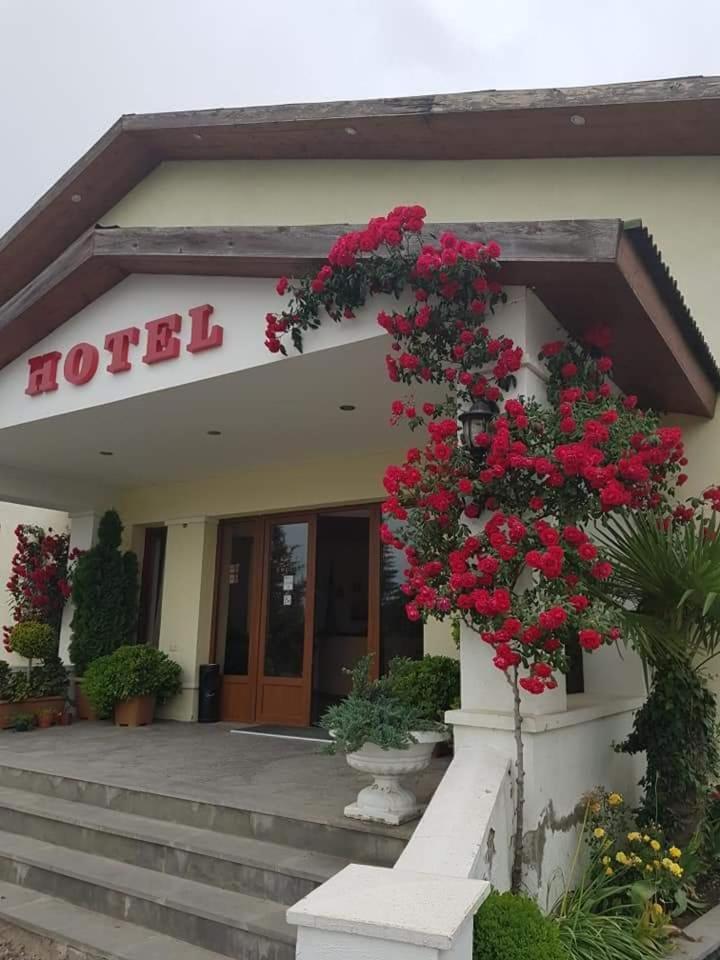 Natakhtari Hotel Emocia מראה חיצוני תמונה